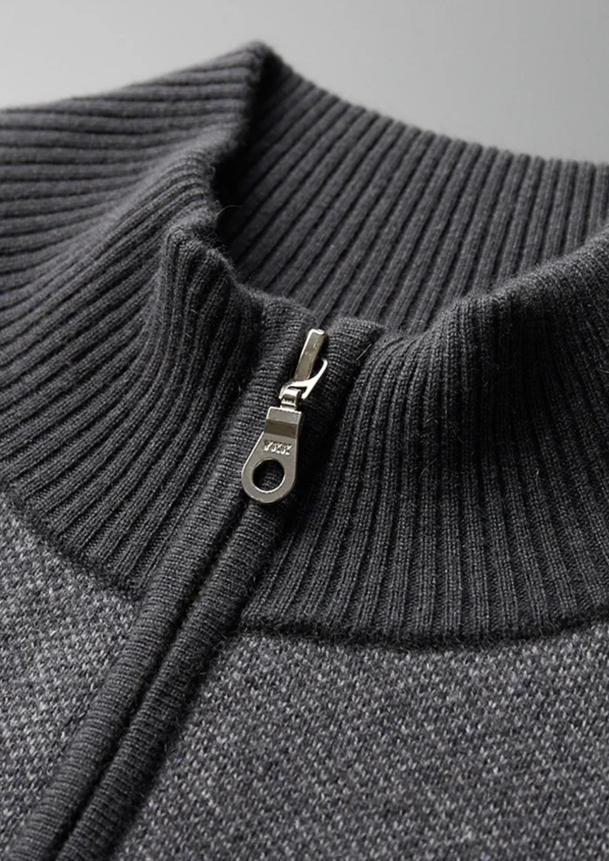 Herren Strickjacke mit Reißverschluss und Zweifarbigem Strickmuster