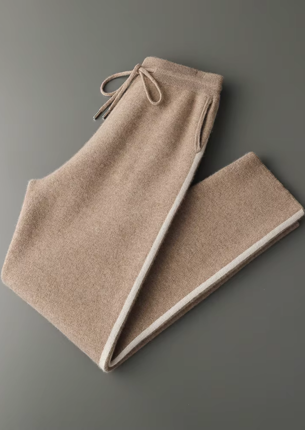 Herren Set mit Kapuzenjacke mit Rippbündchen und Jogginghose