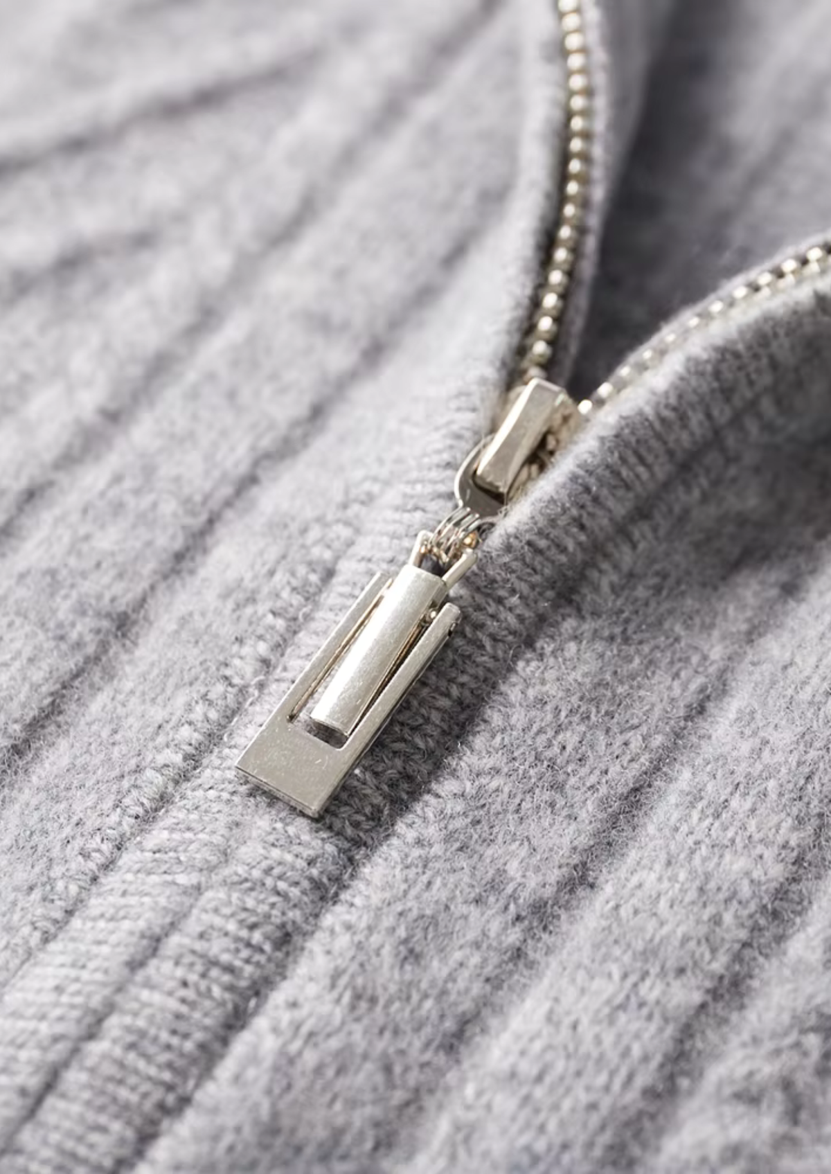 Herren Strickjacke mit Reißverschluss und Zickzackmuster
