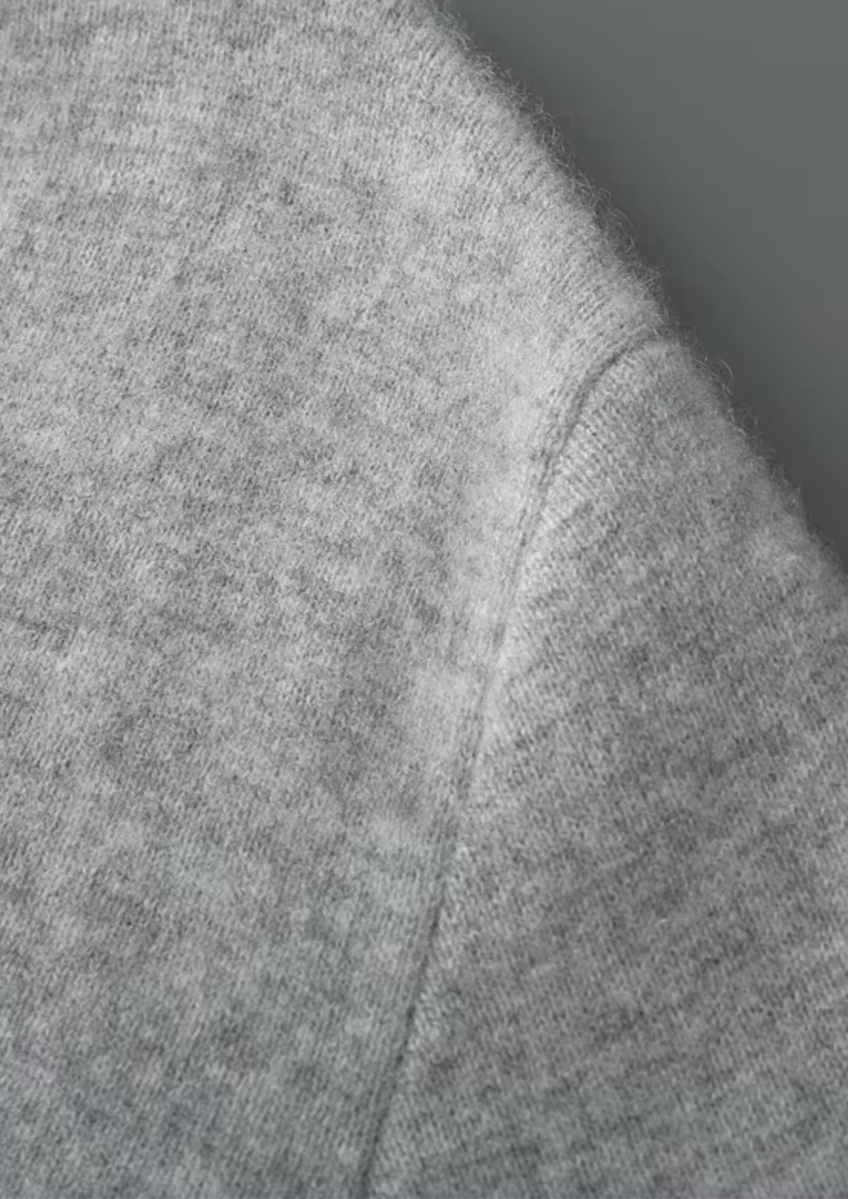 Herren Strickjacke mit V-Ausschnitt und Knopfleiste