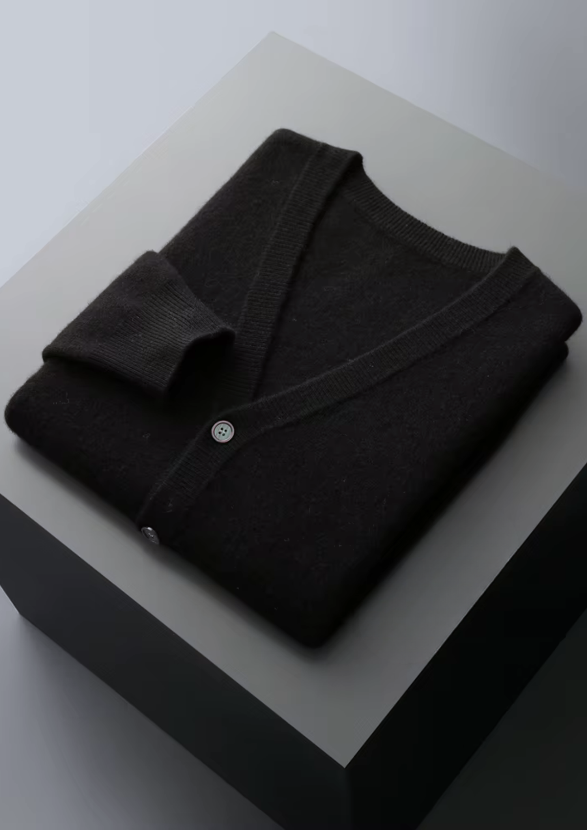 Herren Strickjacke mit V-Ausschnitt und Knopfleiste