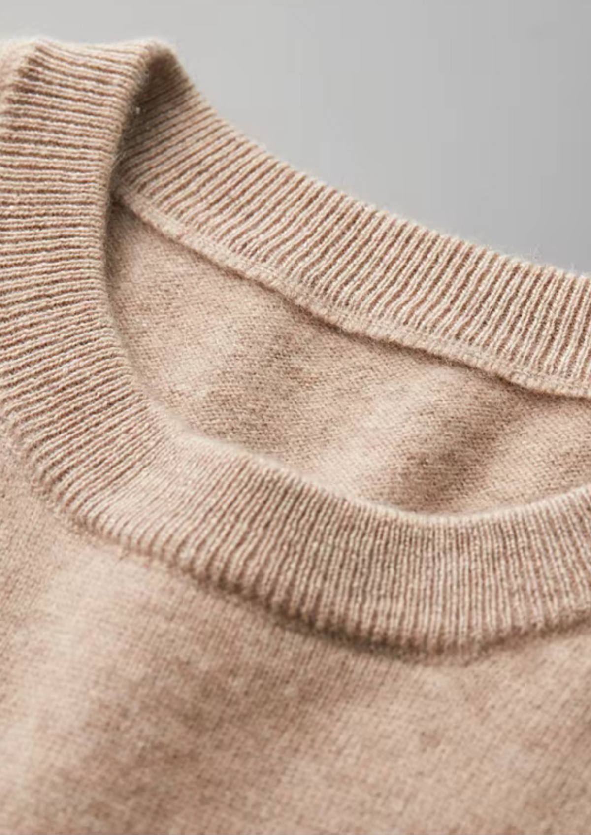 Herren Feinstrick-Shirt mit Rundhalsausschnitt und Kurzen Ärmeln
