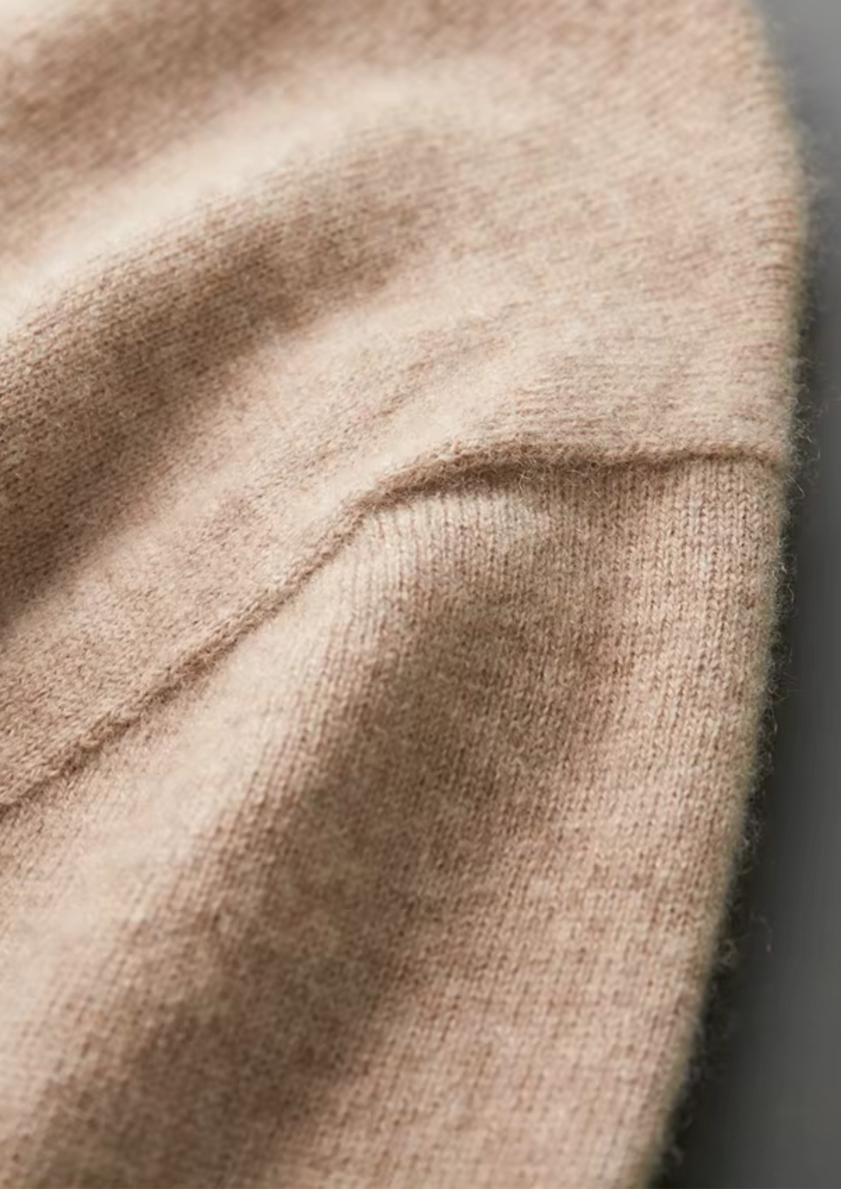 Herren Feinstrick-Shirt mit Rundhalsausschnitt und Kurzen Ärmeln