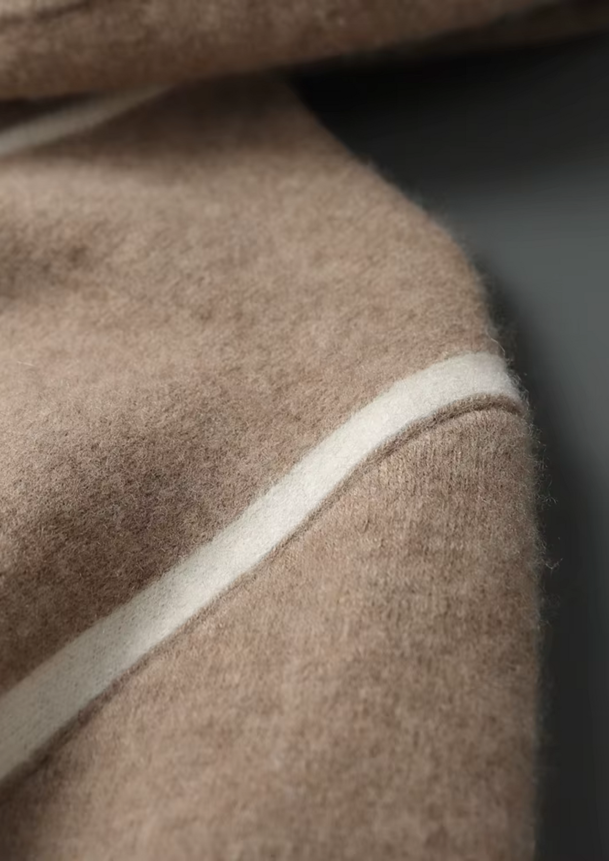 Herren Set mit Kapuzenjacke mit Rippbündchen und Jogginghose