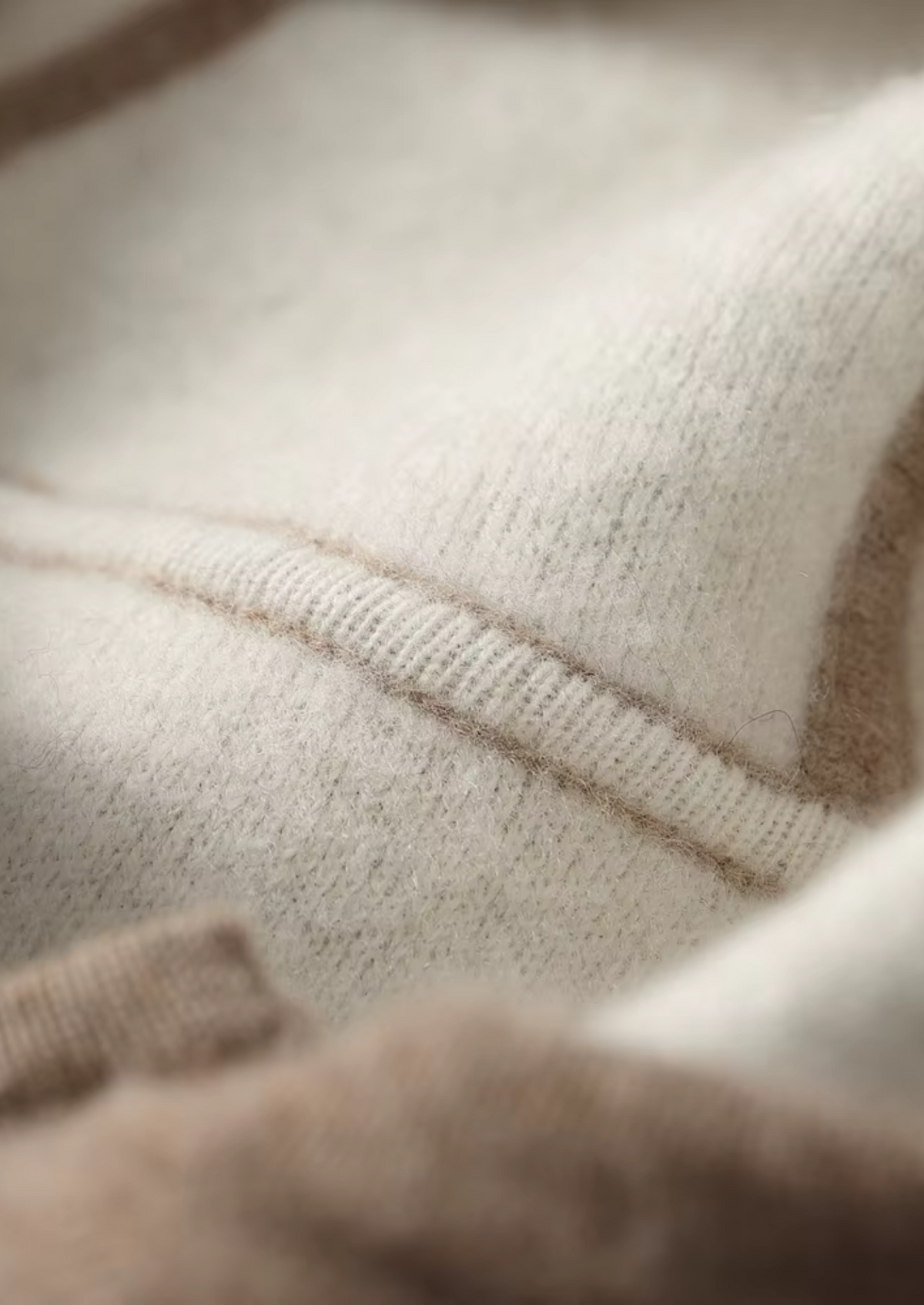 Herren Set mit Kapuzenjacke mit Rippbündchen und Jogginghose