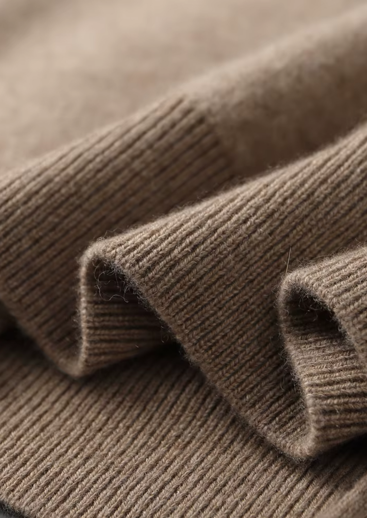 Herren Set mit Kapuzenjacke mit Rippbündchen und Jogginghose