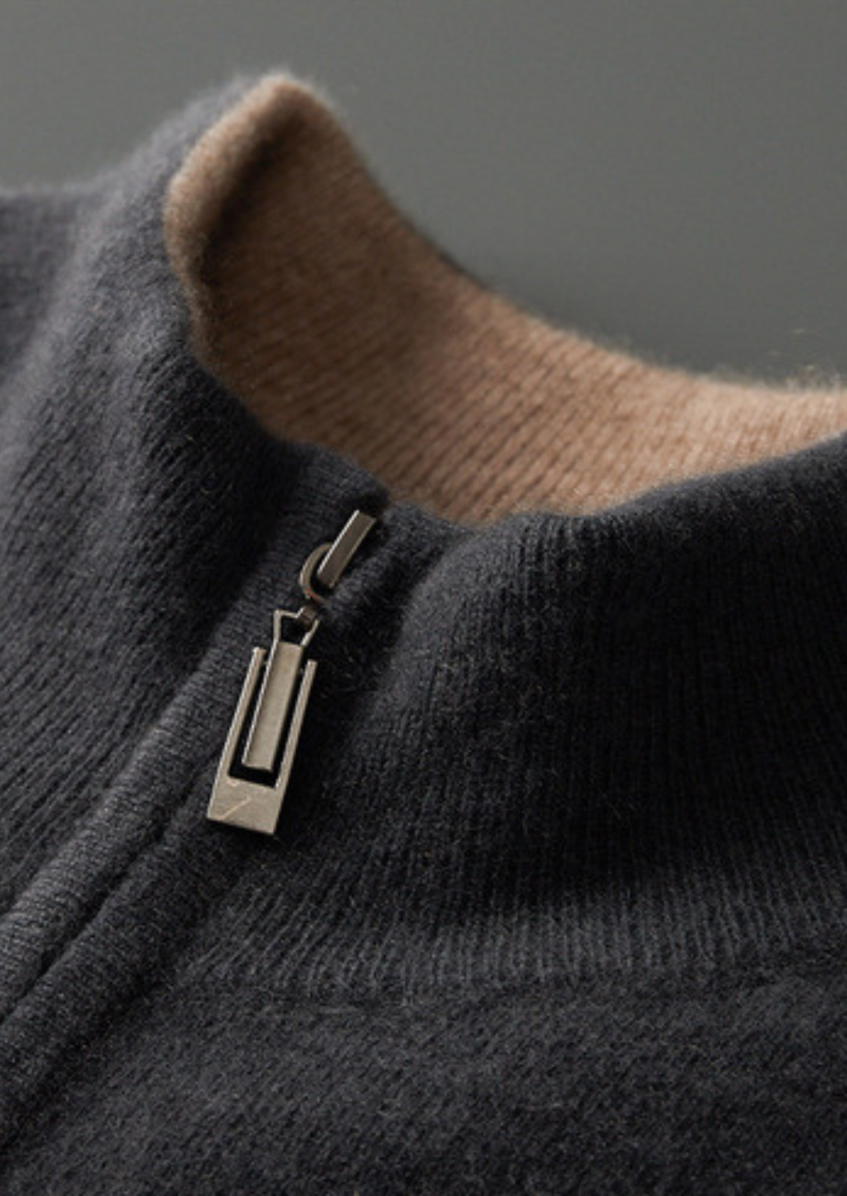 Herren Strickjacke mit Zweiwege-Reißverschluss und Eingrifftaschen