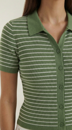 Damen Gestreiftes Polo-Top mit Kurzem Schnitt und Knopfleiste