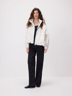 Damen Kurze Jacke mit hohem Kragen und schwarzem Punktemuster Ansicht 2