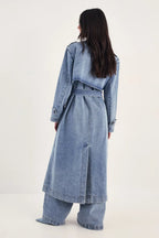 Damen Langer Denim Trenchcoat mit Gürtel und Zweireihigem Verschluss Ansicht 2