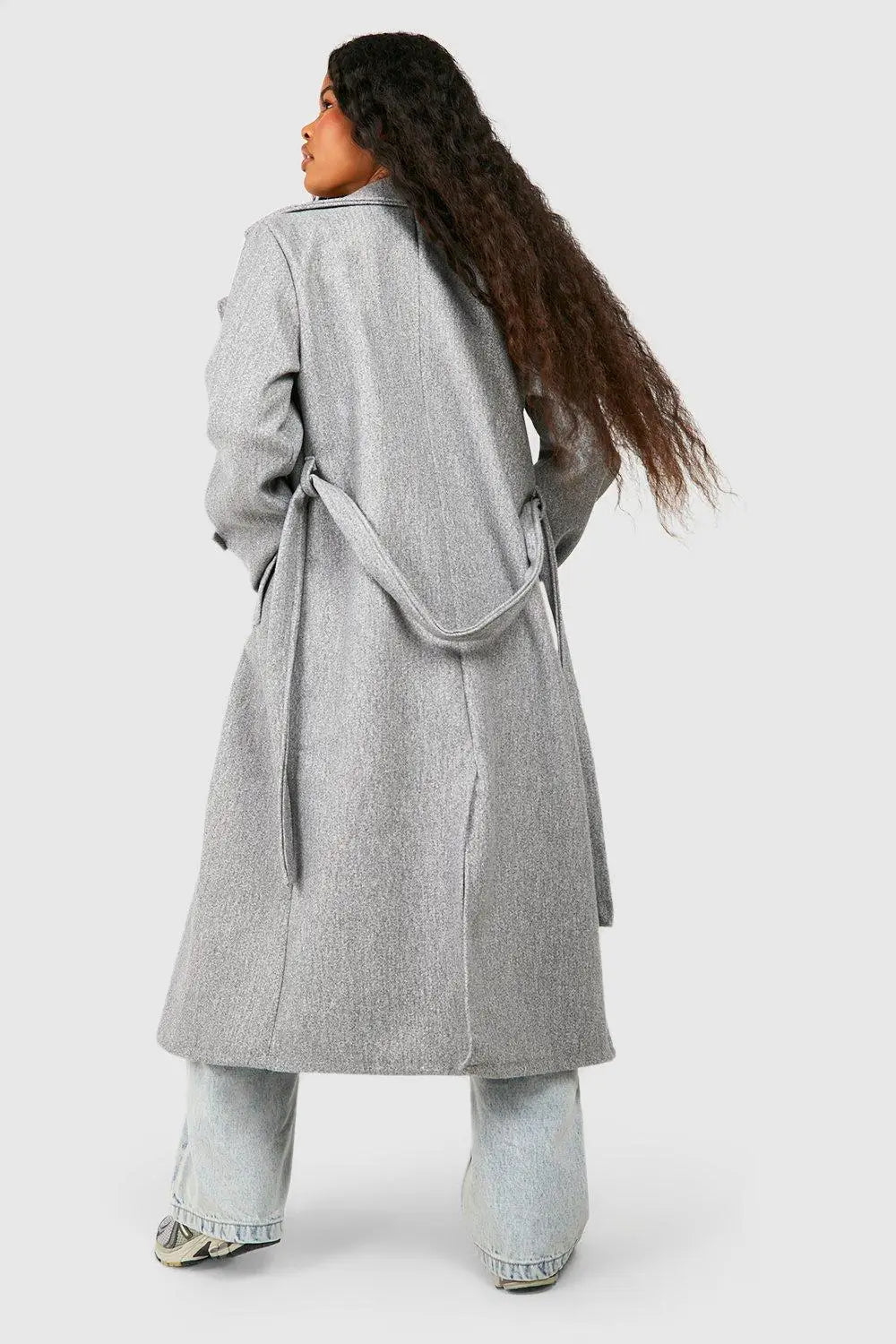 Damen Langer Trenchcoat mit Gürtel und Breitem Reverskragen Ansicht 8