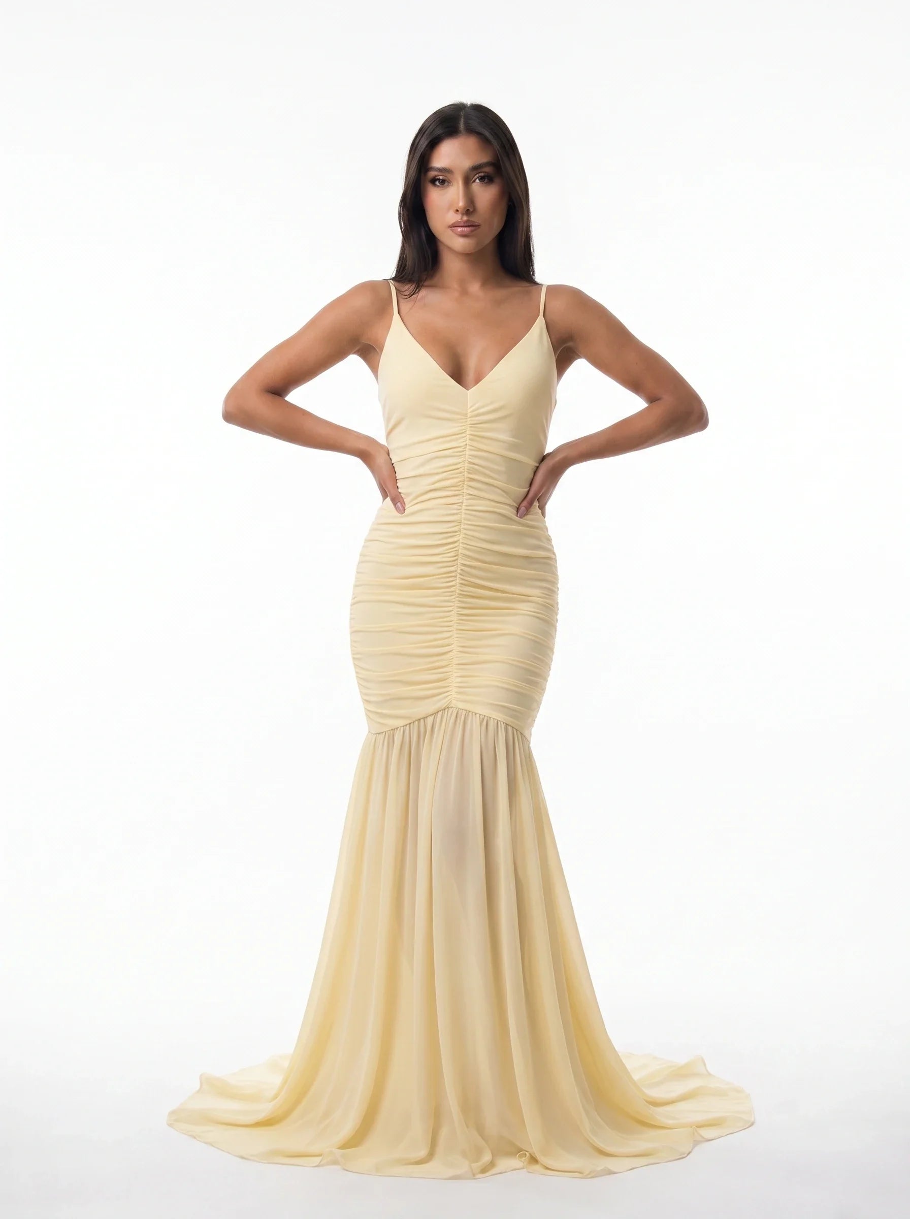 Damen Maxikleid mit Spaghettiträgern und Raffung im Meerjungfrau-Schnitt