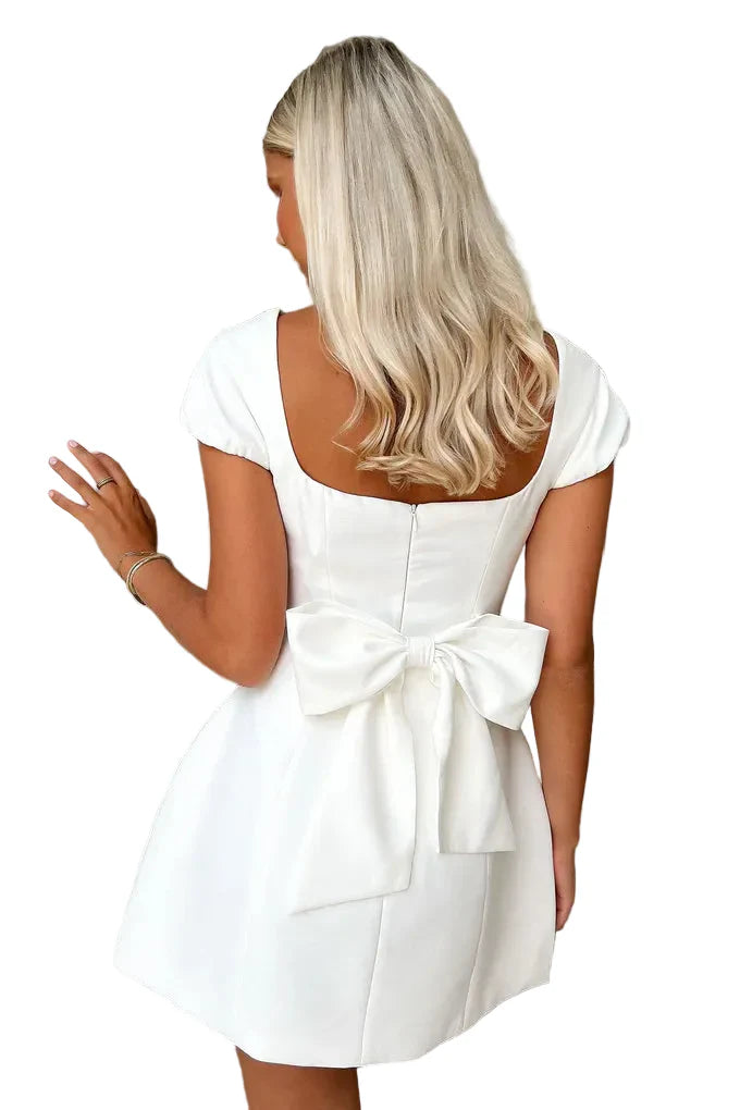 Damen Minikleid mit eckigem Ausschnitt und großer Schleife am Rücken Ansicht 4