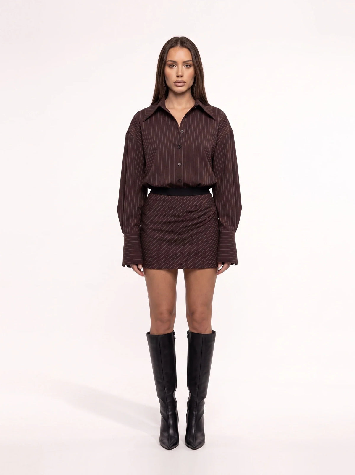 Damen Nadelstreifen Set mit Oversize Hemd und Minirock – Ansicht 7