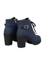 Paar Damen Schnürstiefeletten in Marineblau, Ansicht von hinten schräg