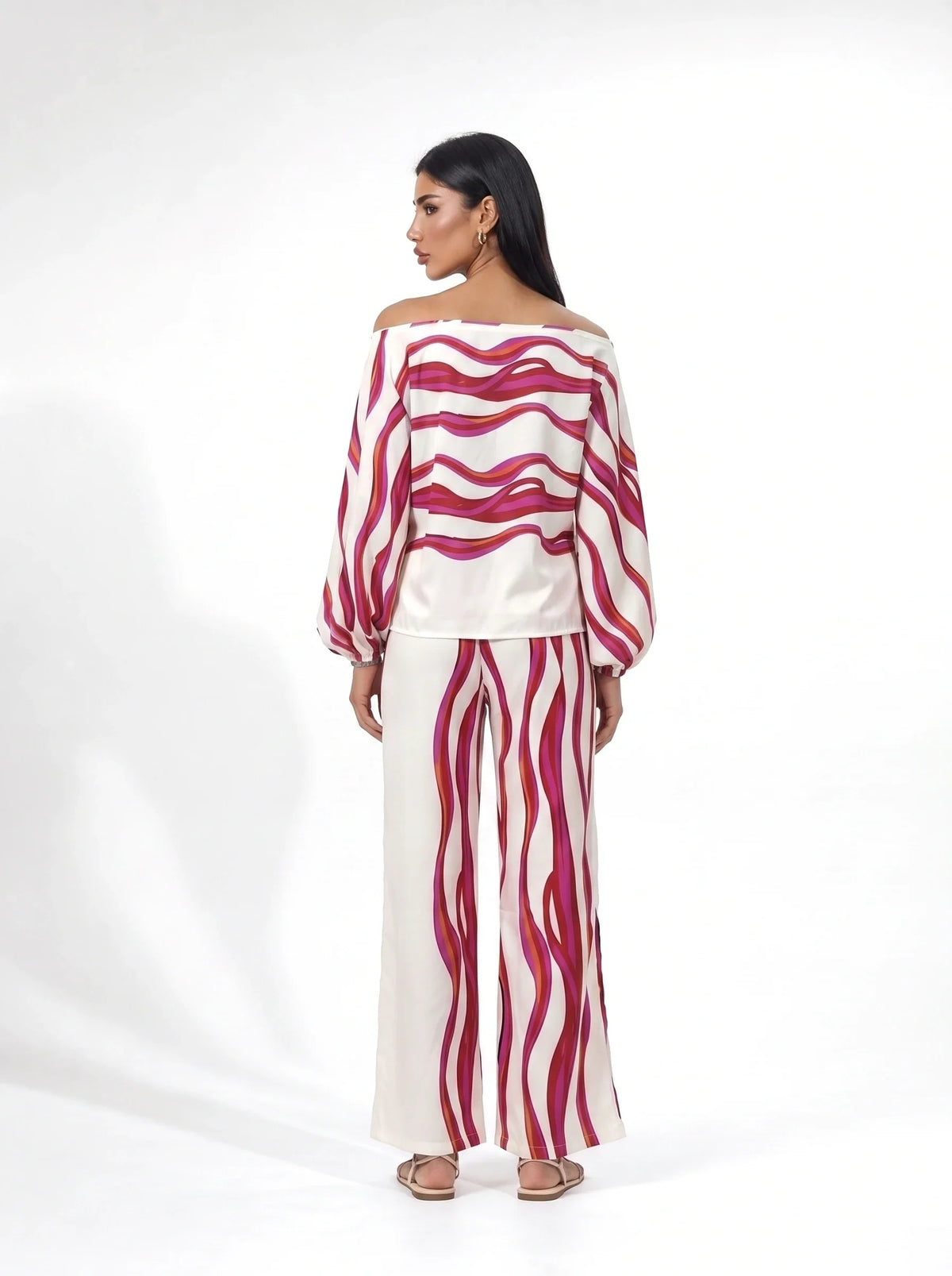 Damen Set mit Schulterfreier Bluse und Weiter Hose – Rosa Rückansicht
