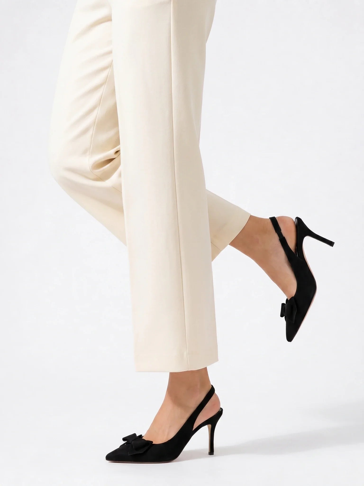 Damen Slingback Pumps in Veloursleder-Optik mit Schleife und Spitzer Zehenpartie – Ansicht 10