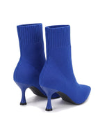 Paar Damen Sock Boots in Kobaltblau, Ansicht von hinten schräg