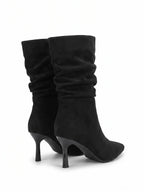 Damen Stiefeletten mit gerafftem Schaft, Paar von hinten