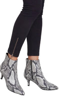 Damen Stiefeletten mit Schlangenmuster und schmalem Absatz