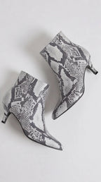 Damen Stiefeletten mit Schlangenmuster – Detailansicht