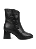 Damen Stiefeletten mit Ziernieten in Schwarz, Seitenansicht