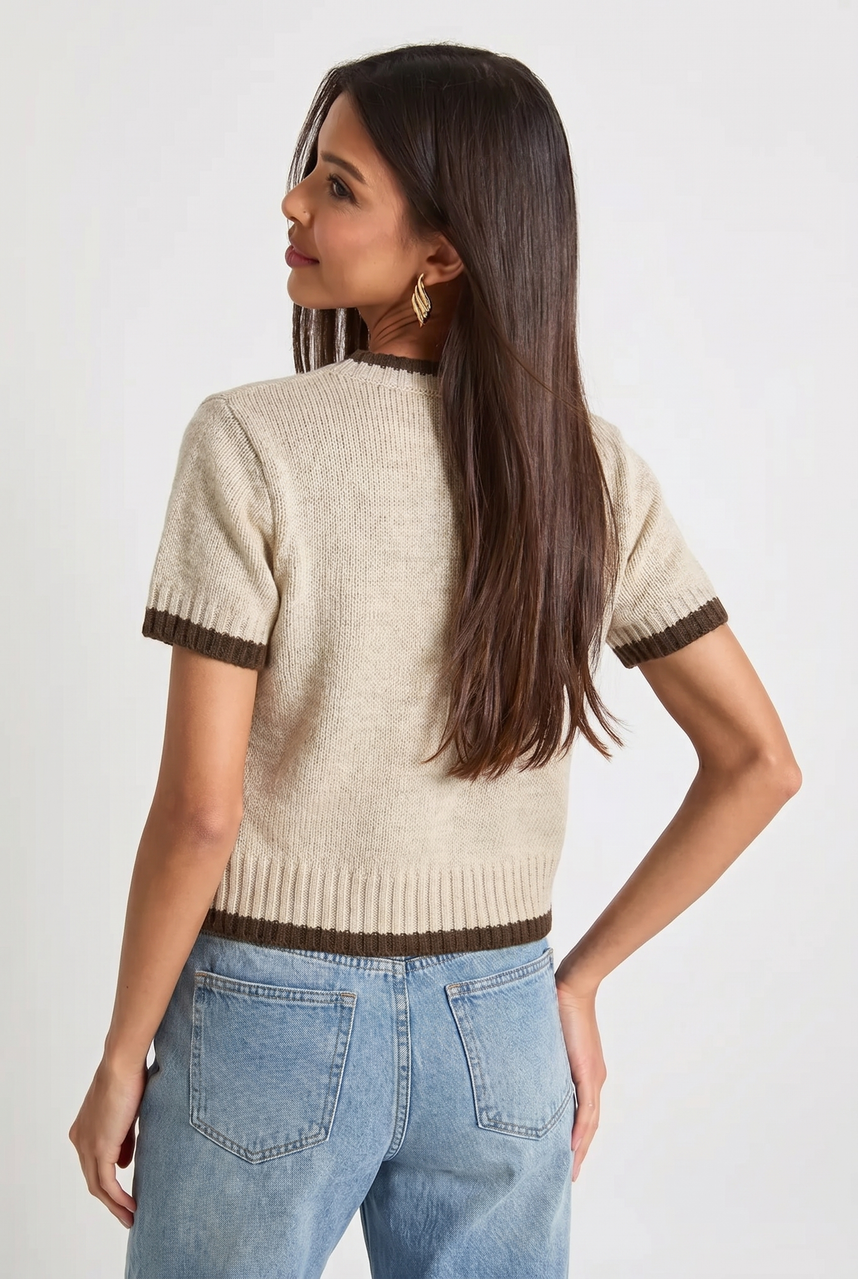 Damen Strickjacke mit Kurzen Ärmeln und Kontrastbund mit Doppelter Bindung – Ansicht 2