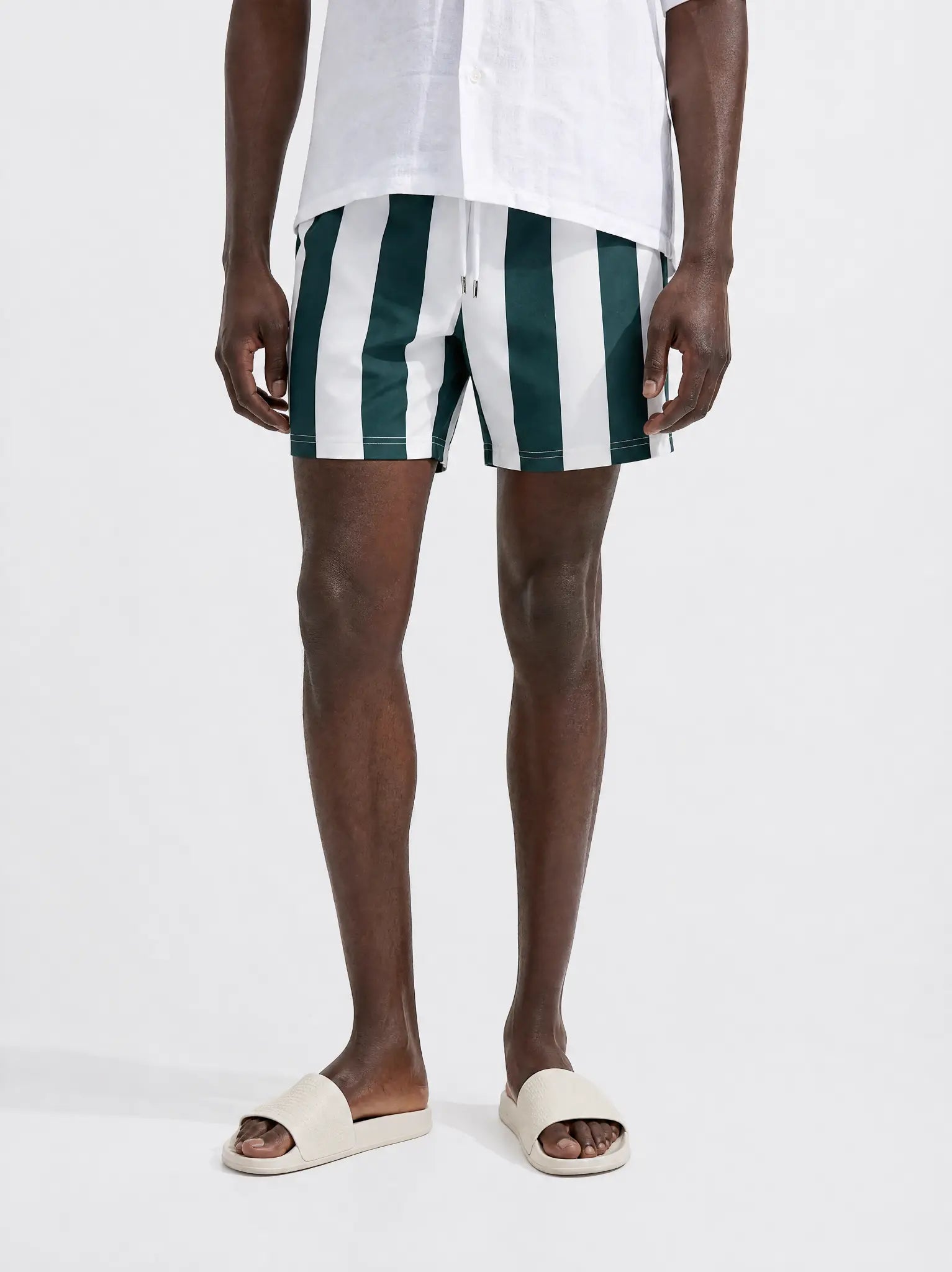 Herren Badeshorts mit breiten Streifen und verstellbarem Kordelzug