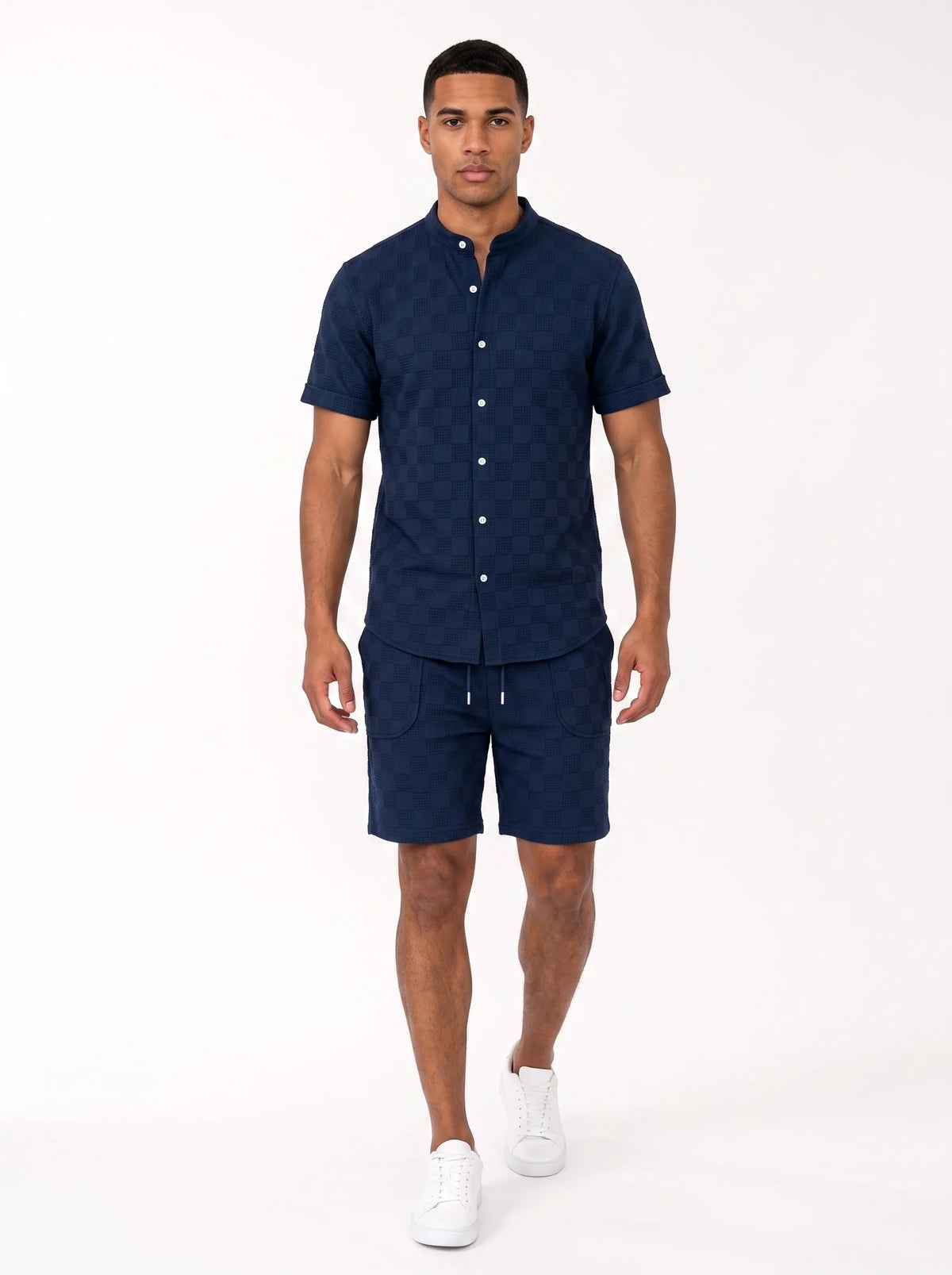 Herren Set mit Stehkragenhemd und Shorts in Geprägter Struktur – Ansicht 4