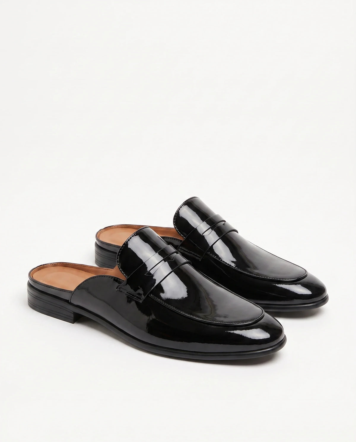 Herren Slipper Mules mit Glänzendem Obermaterial und Offener Ferse – Ansicht 2