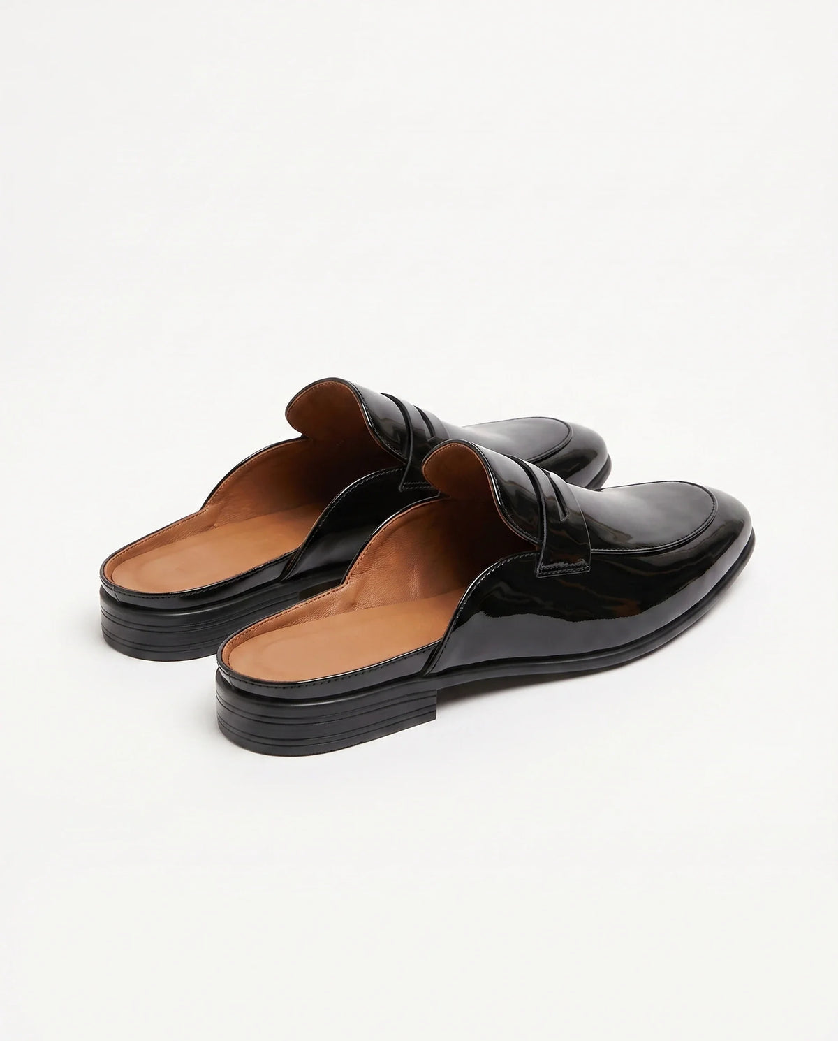 Herren Slipper Mules mit Glänzendem Obermaterial und Offener Ferse – Ansicht 3