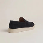 Herren Slipper in Veloursleder-Optik mit Plateausohle und Querpanel am Mittelfuß Ansicht 2