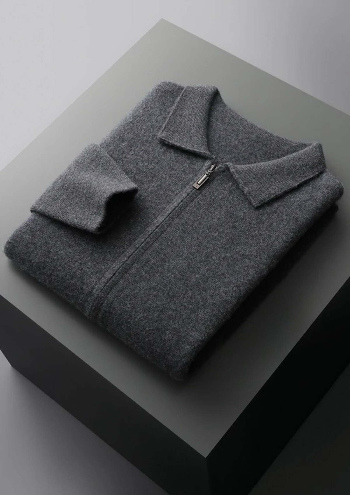 Herren Strickjacke mit Hemdkragen und Aufgesetzten Taschen – Ansicht 8
