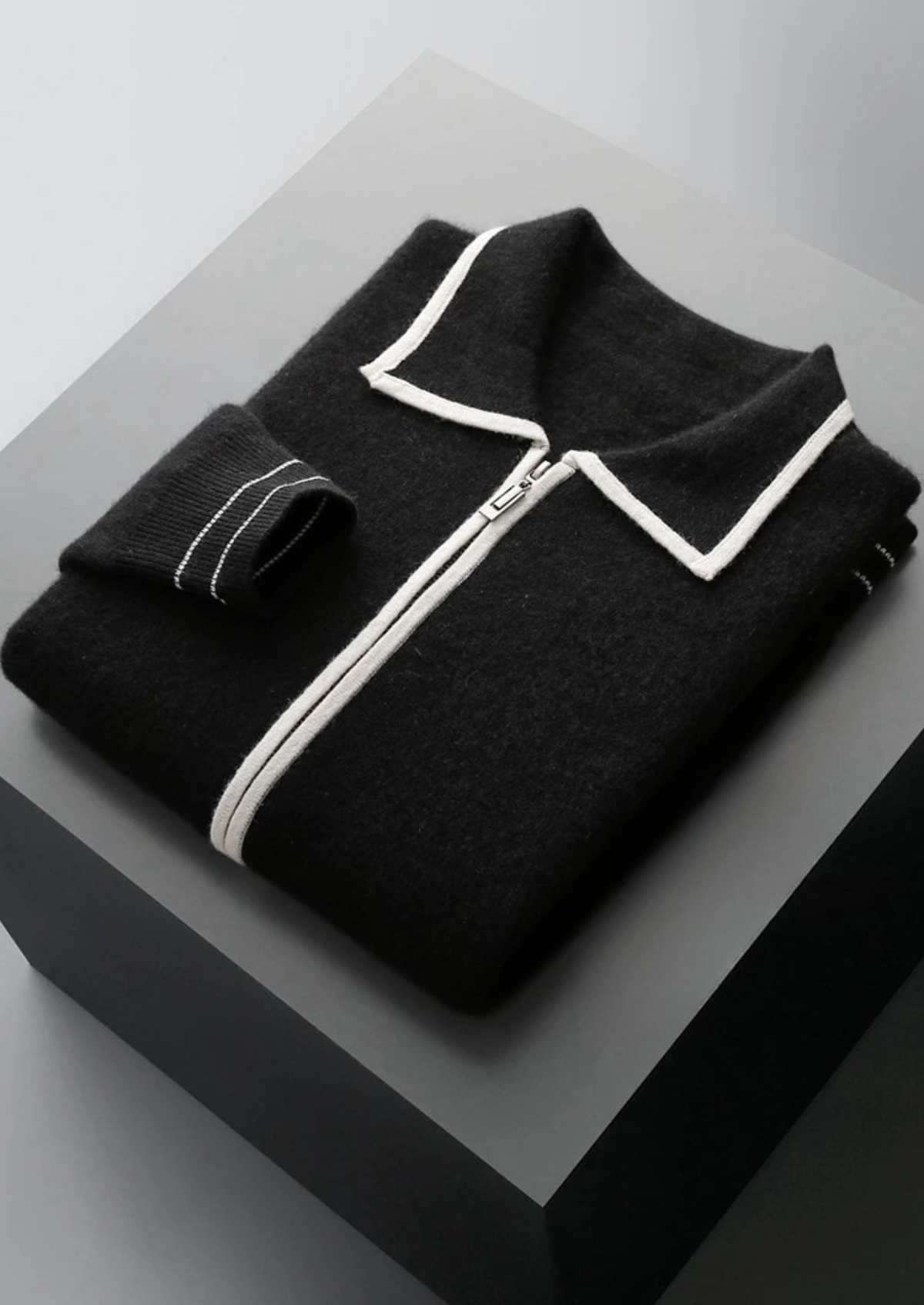 Herren Strickjacke mit Hemdkragen und Kontrastpaspel – Ansicht 7