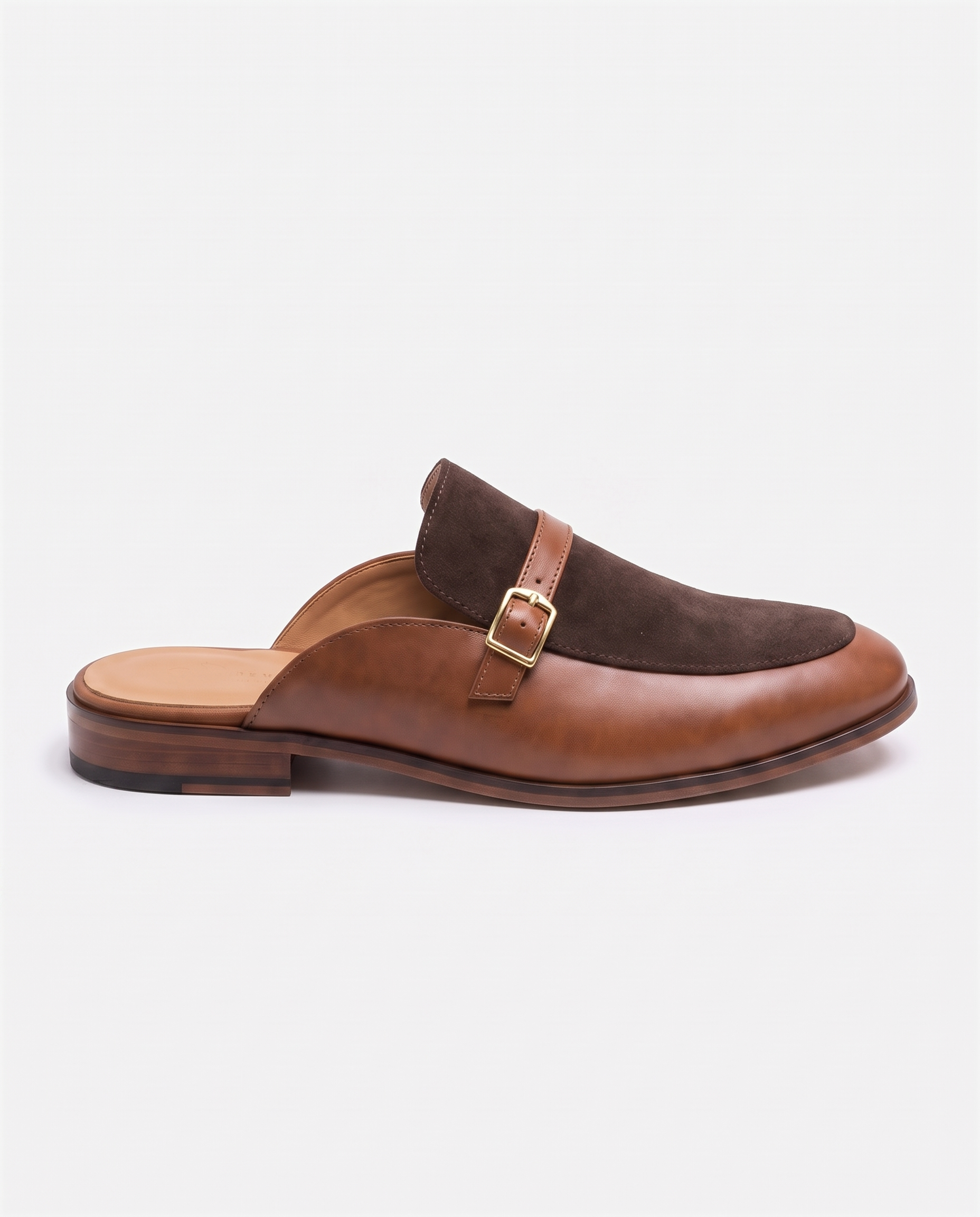 Herren Wildleder Slipper Mules mit Zierschnalle, Braun – Seitenansicht