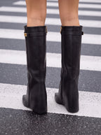 Damen Kniestiefel mit Verdecktem Keilabsatz und Überschlag 12