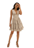Damen Minikleid mit Tiefem V-Ausschnitt und Dreilagigem Volantrock