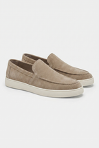 Herren Wildleder Loafer mit Gittersohle – Produktaufnahme vor weißem Hintergrund (Bild 6 von 8)