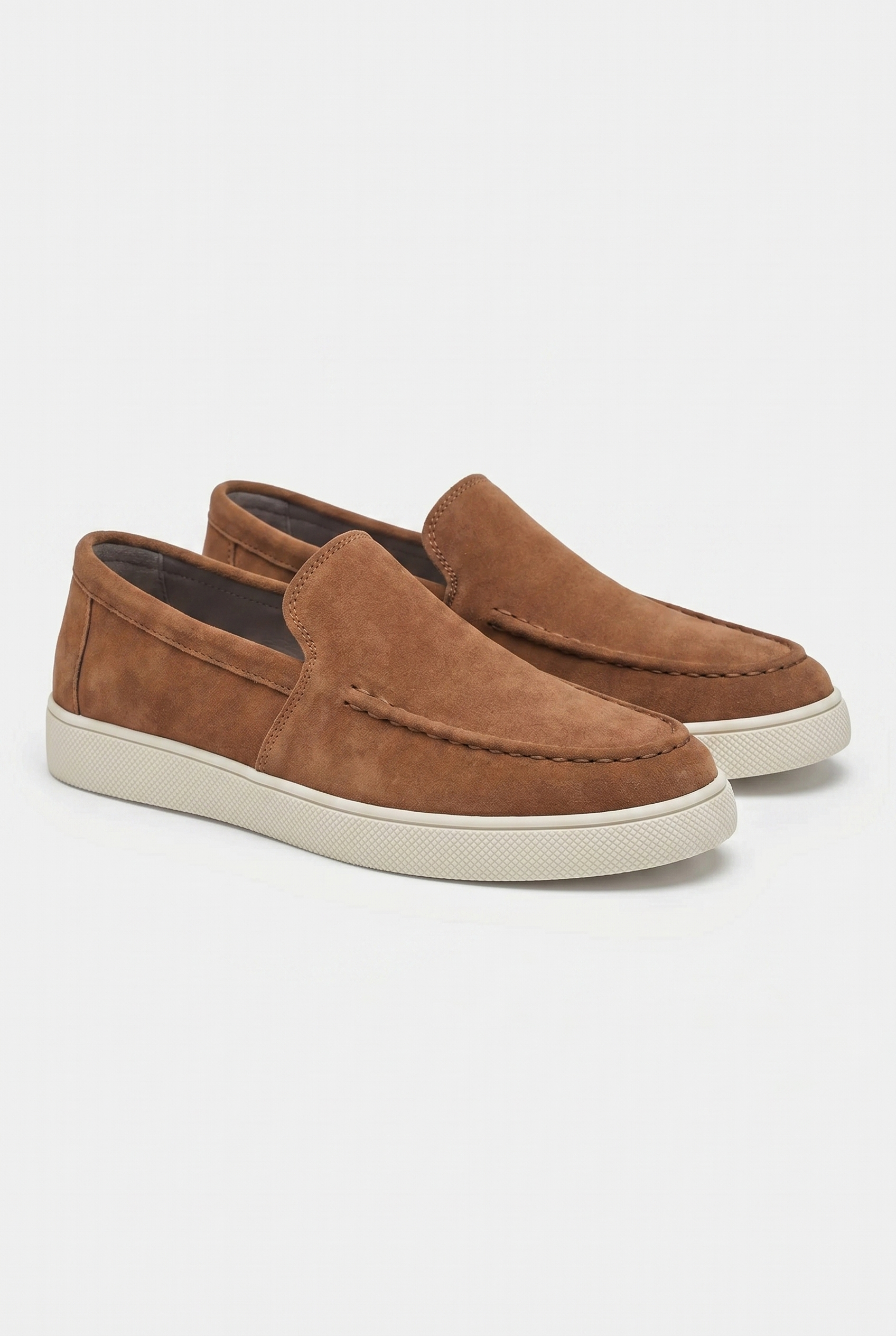 Herren Wildleder Loafer mit Gittersohle – Produktaufnahme vor weißem Hintergrund (Bild 8 von 8)
