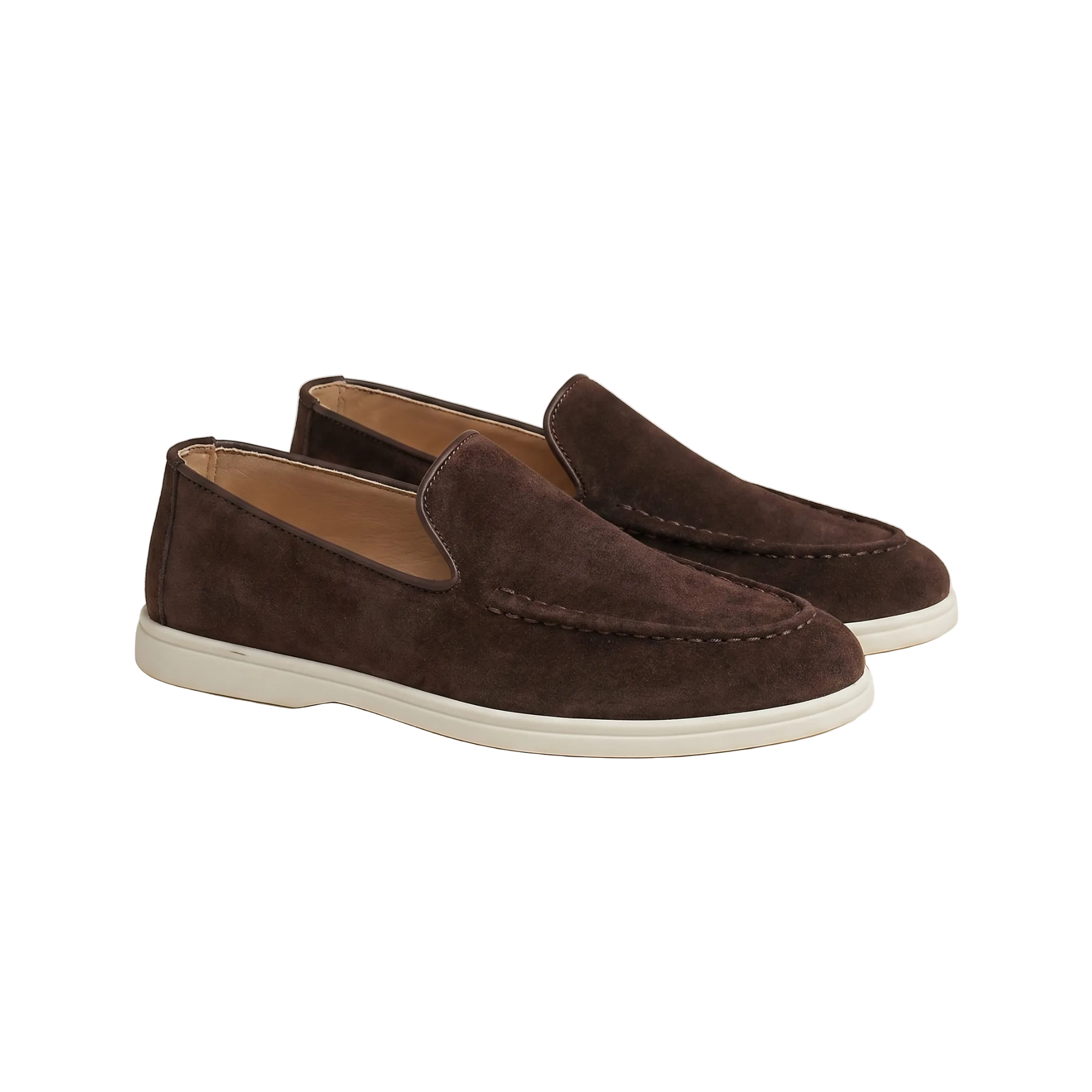 Herren Wildleder Loafer mit weißer Gummisohle und Ziernaht – Produktaufnahme vor weißem Hintergrund (Bild 5 von 14)